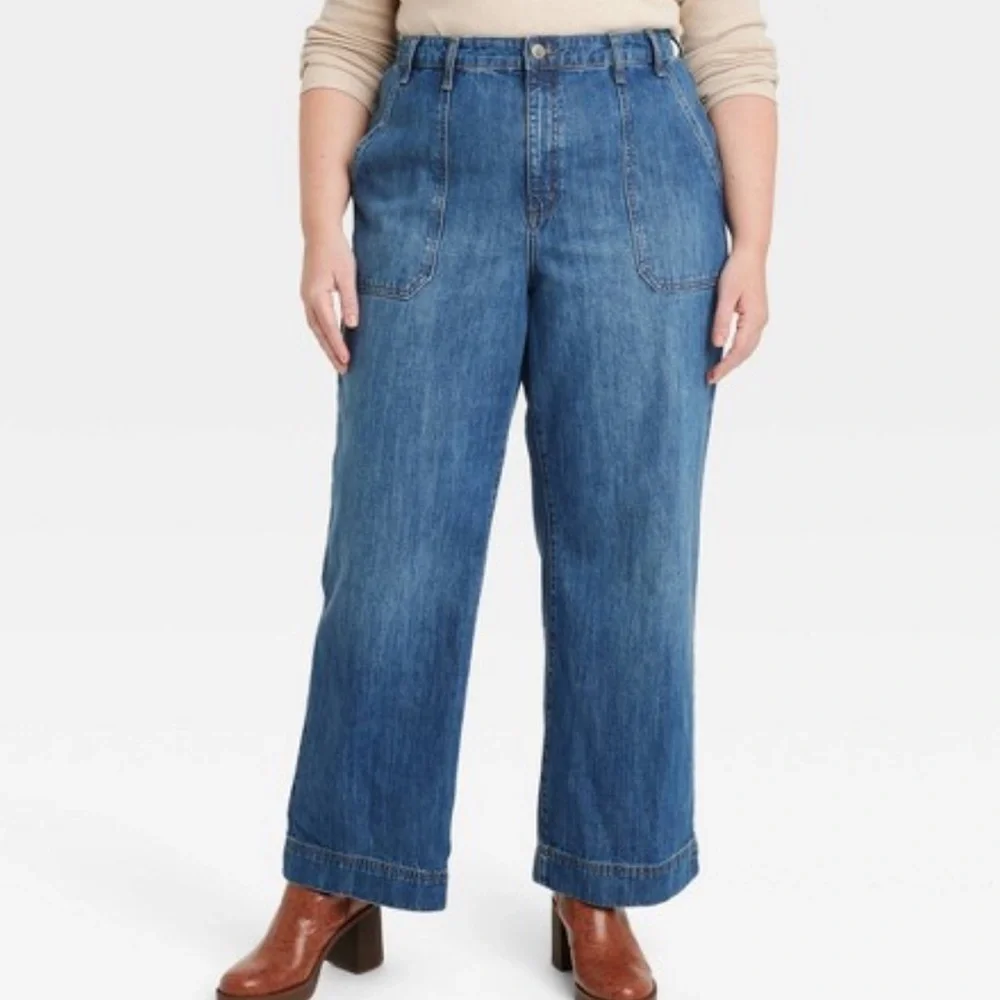 Women's High-Rise Wide Leg Jeans - Universal Thread Medium Wash. Size 17R